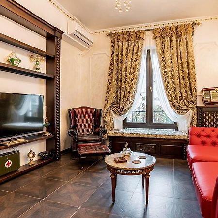 בוקרשט Private Museum Apartment With Antique Decor מראה חיצוני תמונה