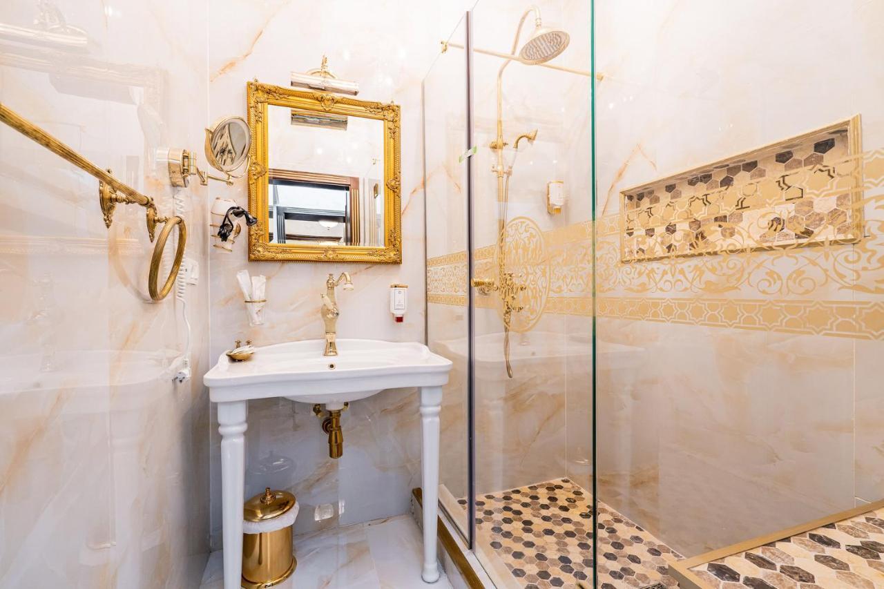 בוקרשט Private Museum Apartment With Antique Decor מראה חיצוני תמונה