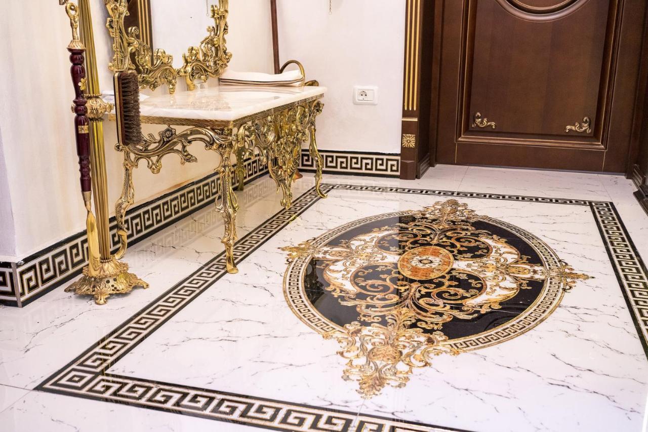בוקרשט Private Museum Apartment With Antique Decor מראה חיצוני תמונה