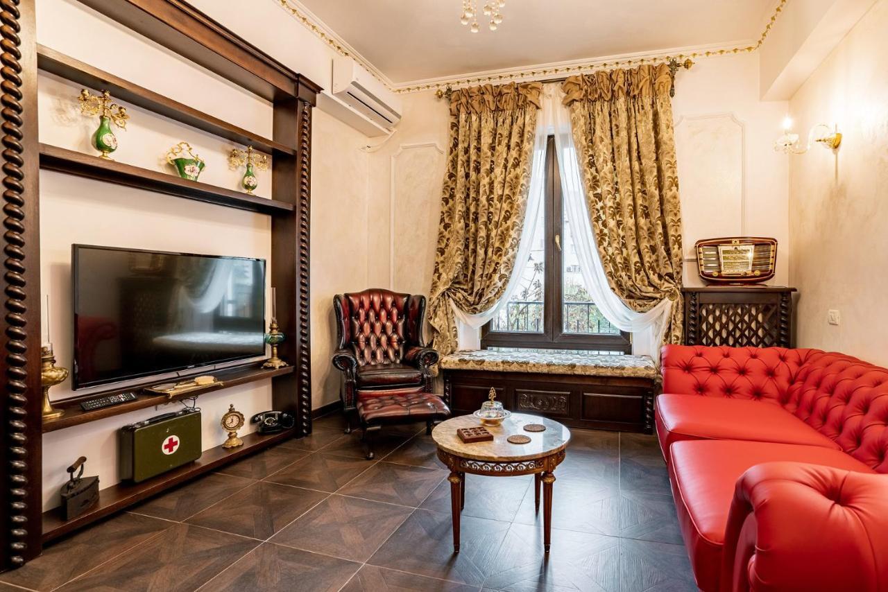 בוקרשט Private Museum Apartment With Antique Decor מראה חיצוני תמונה